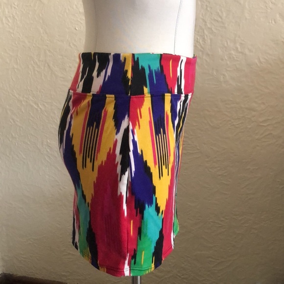 Urban Outfitters silence + noise Ikat Vibrant Yellow Green Red Pink Mini Skirt M - Picture 4 of 6